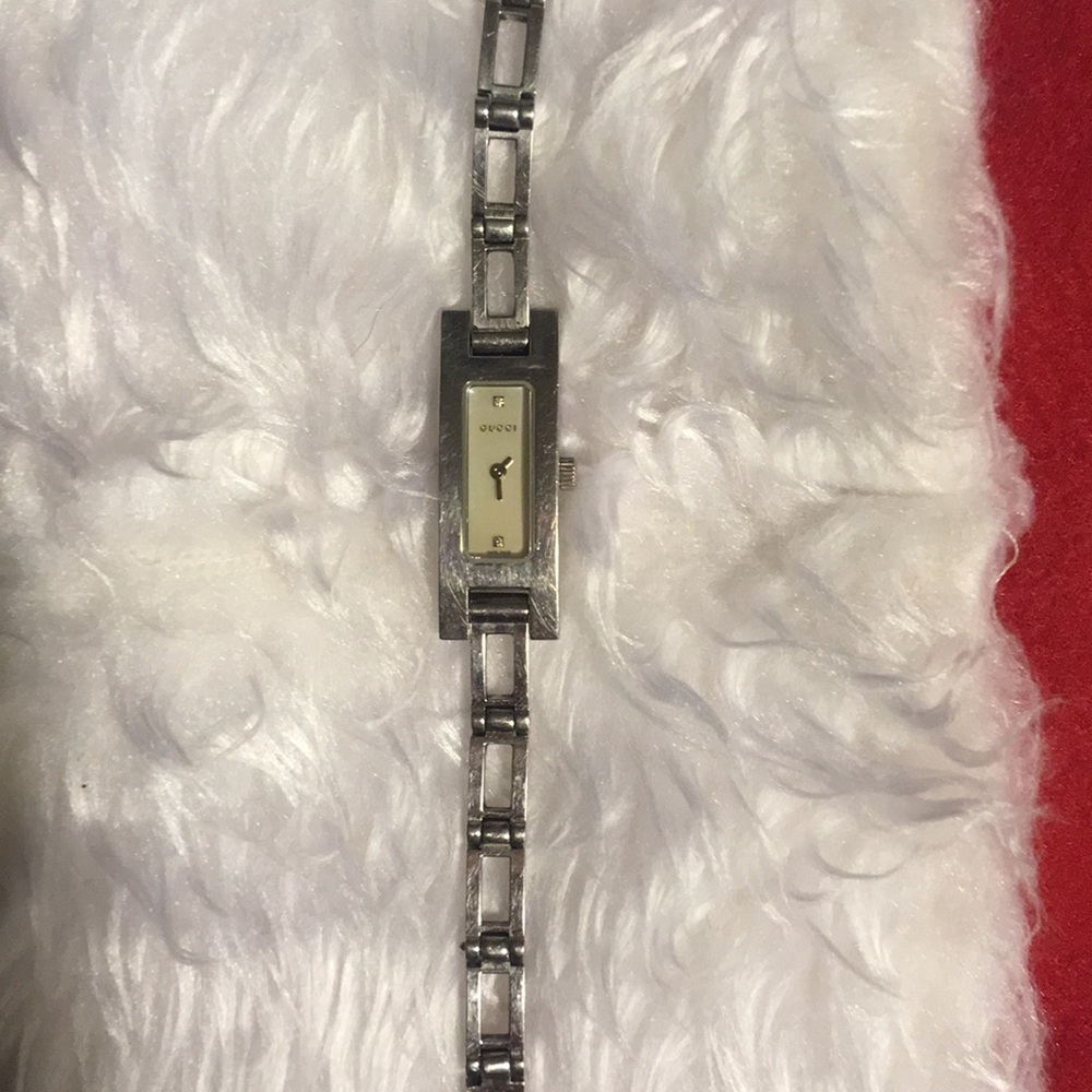 Gucci 3900l watch- ladies